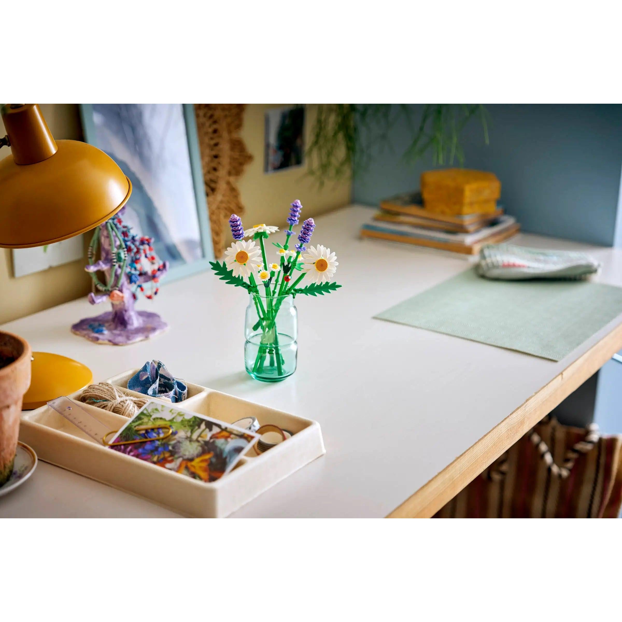 BOTANICALS - Daisies